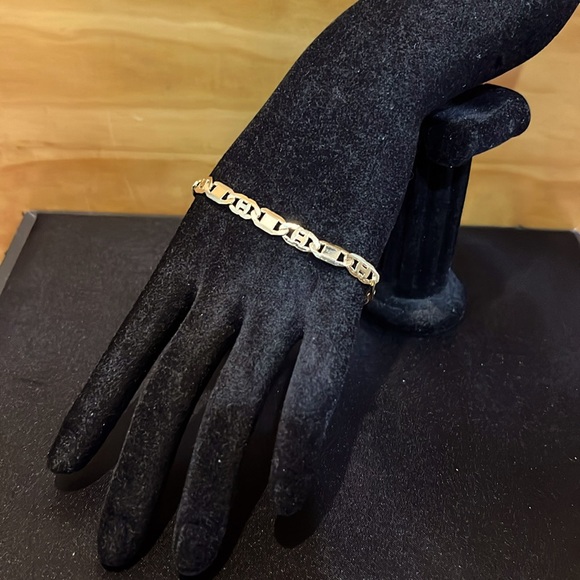 Beautiful 14k Gold Plated Bracelet - Unisex - Picture 3 of 6